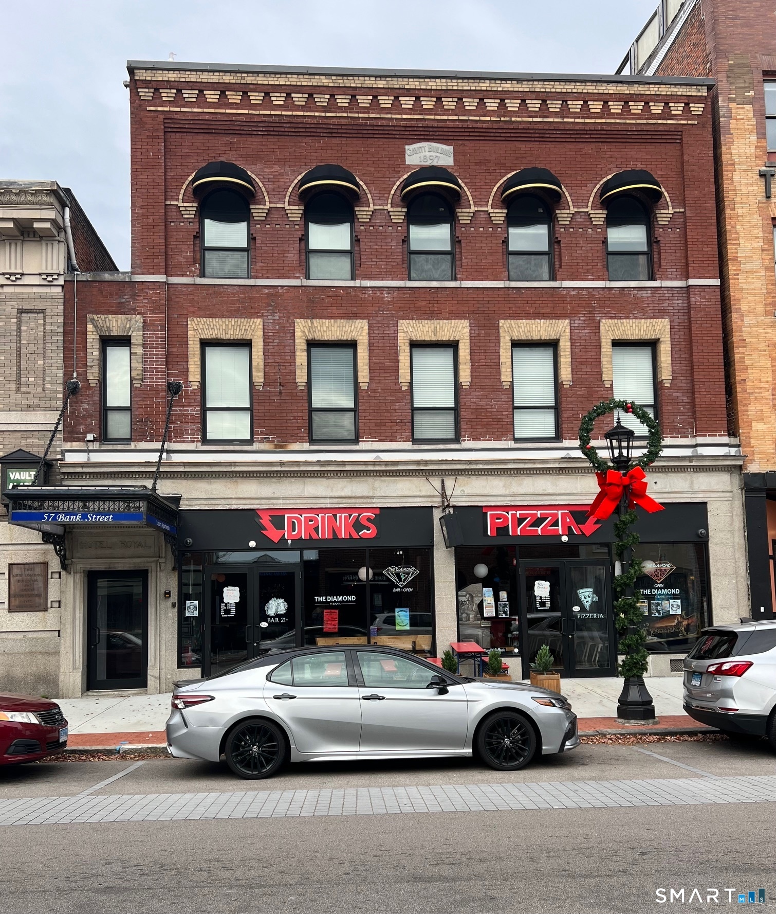 Featured image for “53 Bank Street”